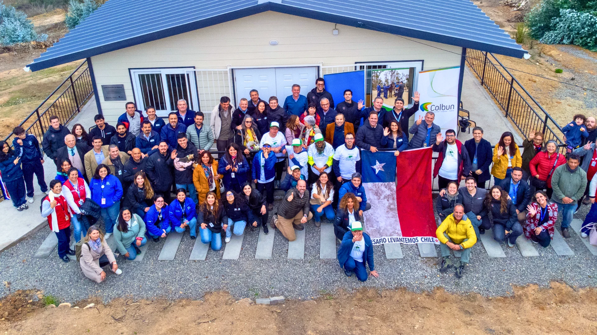 Foto sede social Desafío Levantemos Chile colbún