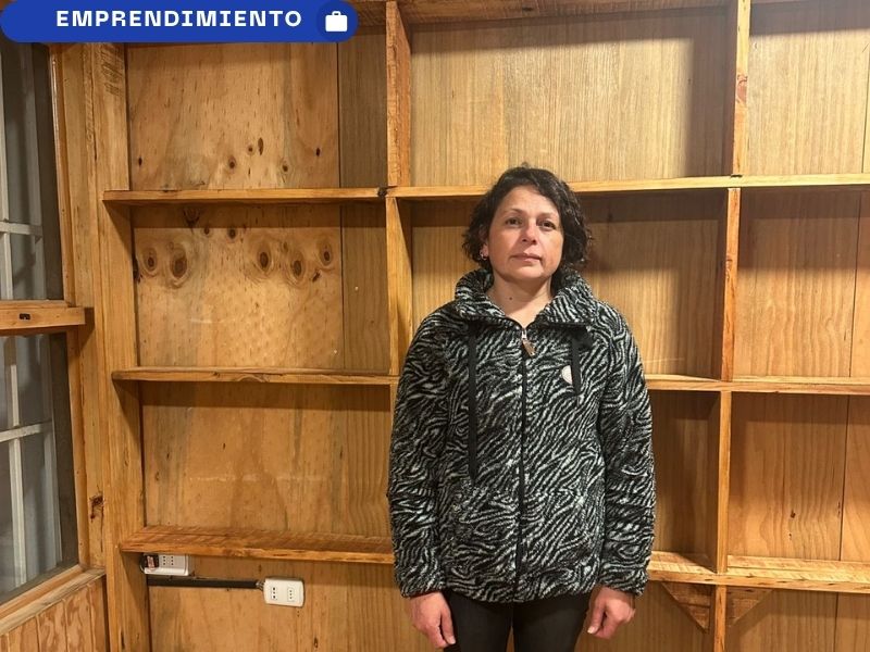 Carolina teje esperanza entre cenizas